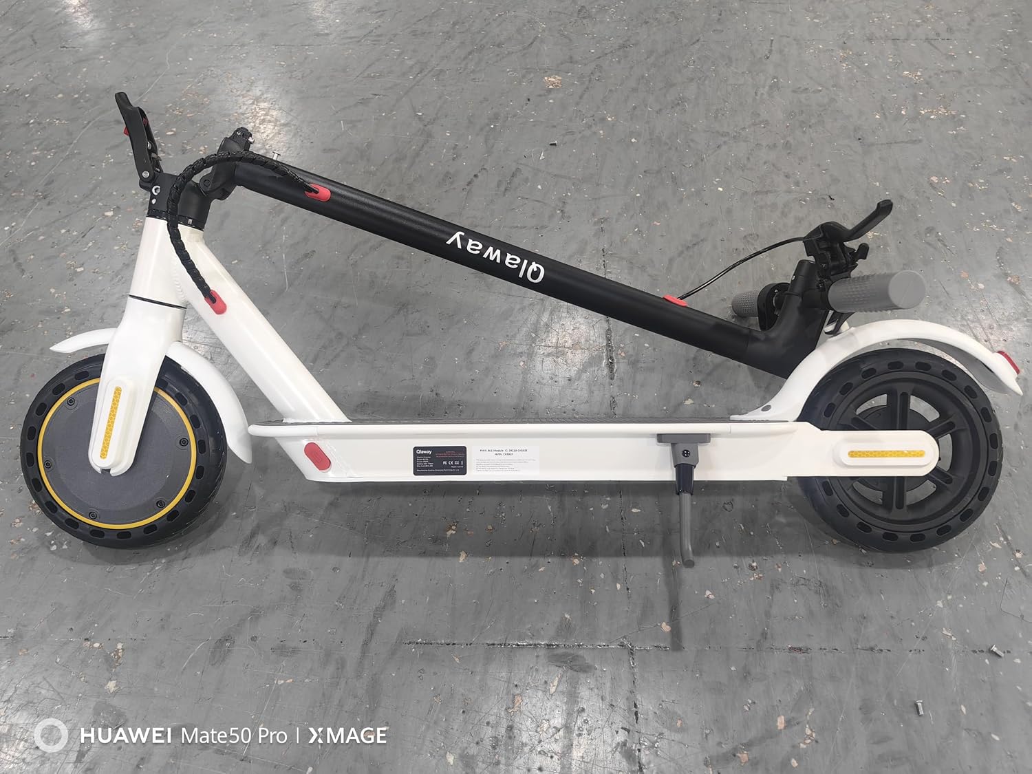 Electric Scooter with Seat for Adults, 19MPH, 700W Peak Motor, 15/22 Miles Long Range